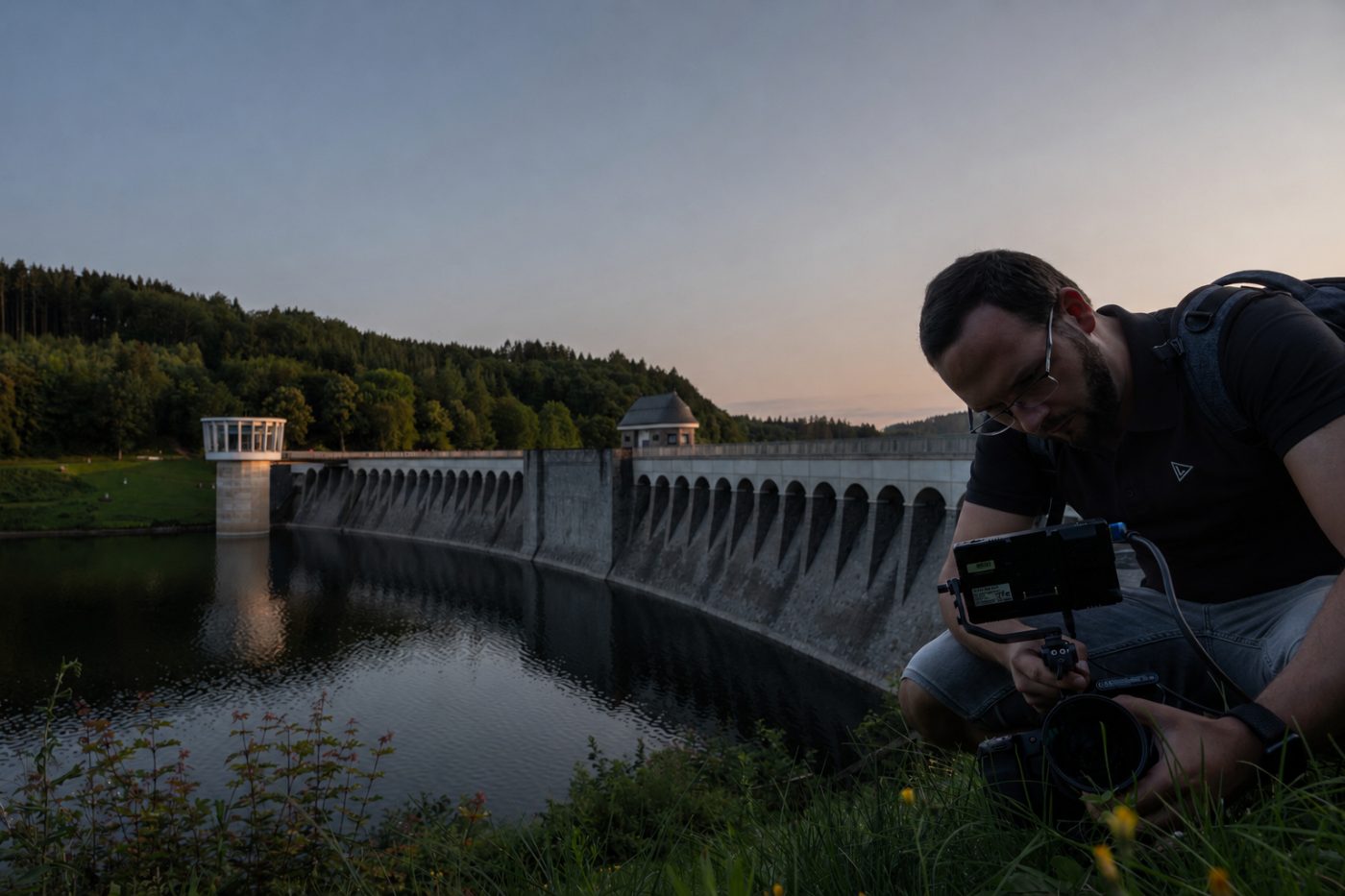 Dreh am Staudamm in der Abendstimmung
