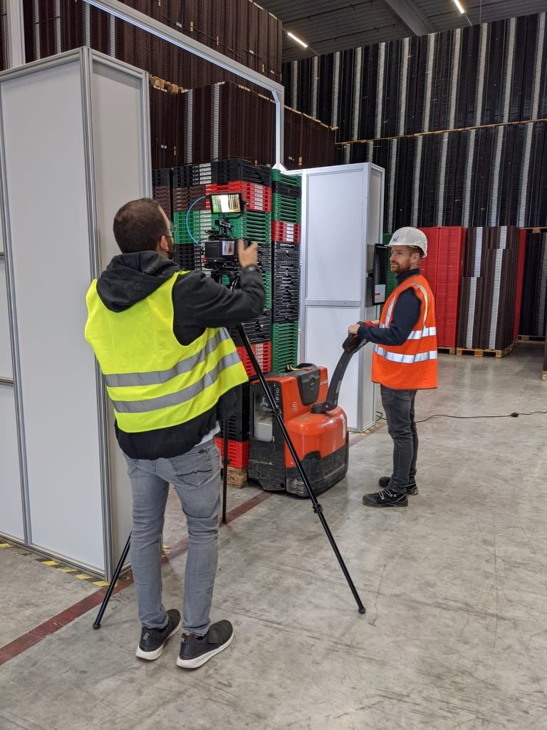 Dreh an der STA.X Zählstation im Logistiklager