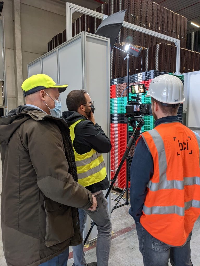 Bildabnahme am Monitor gemeinsam mit dem bci-Team